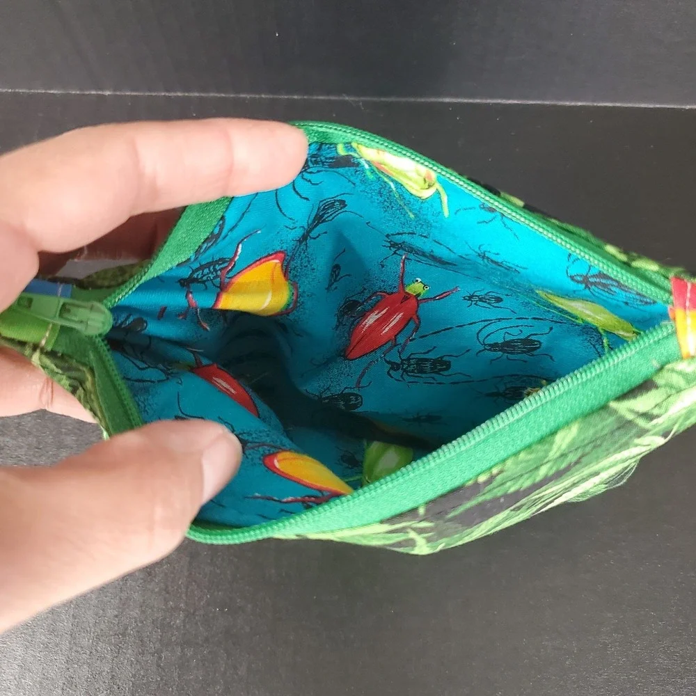 Marijuana Leaf Travel Pouch with Cockroach Bug Fabric Lining For Pipe Pot 8x6 in